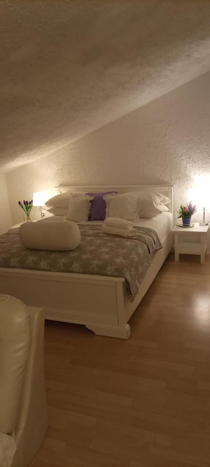 Apartment Jozefina Пореч Екстер'єр фото